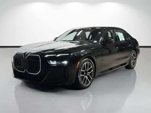 New 2026 BMW 740i RWD image 7