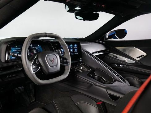 Used 2023 Chevrolet Corvette Stingray Preferred Cpe w/ Z51 Performance Package RWD image 4