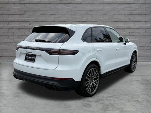 Used 2023 Porsche Cayenne Platinum Edition AWD/4WD image 7