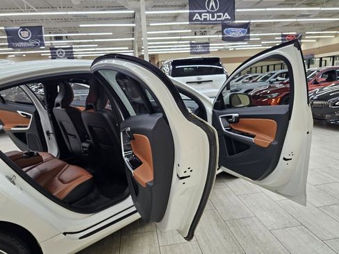 Used 2015 Volvo S60 T6 Platinum image 13