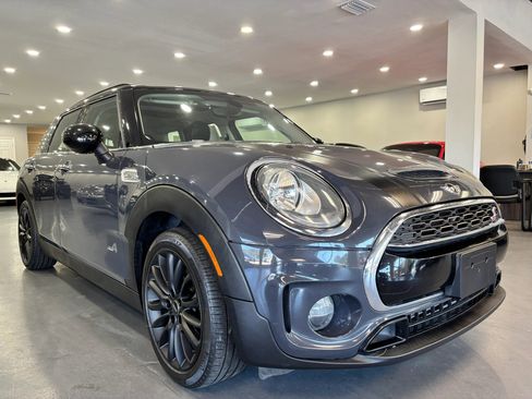 Used 2017 MINI Cooper Clubman S image 1
