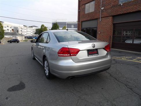 Used 2013 Volkswagen Passat 2.5 S image 5