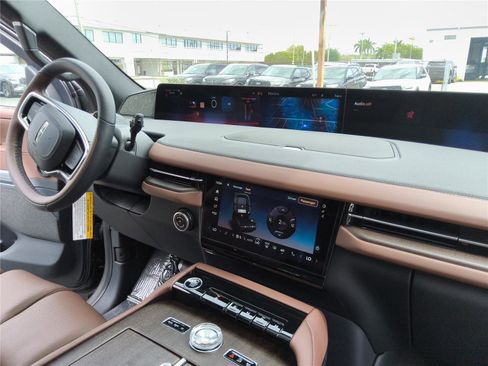 New 2026 Lincoln Navigator L Reserve AWD/4WD image 31