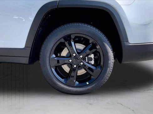 New 2026 Jeep Grand Cherokee L Limited w/ Limited Altitude Package RWD image 32