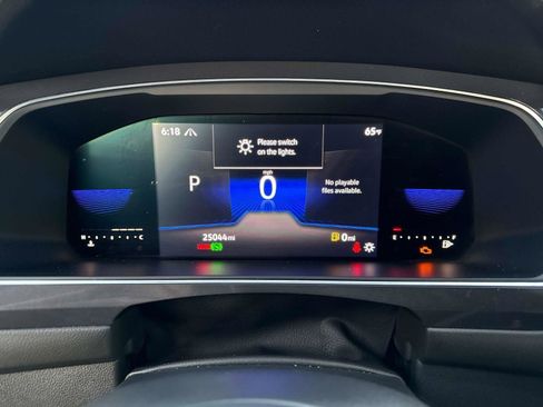 Used 2022 Volkswagen Tiguan SE image 22