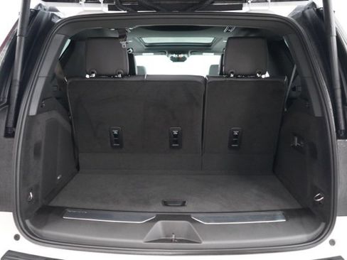 Used 2025 Cadillac Escalade Premium Luxury image 36