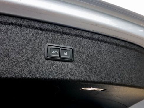 Used 2018 Audi SQ5 Prestige w/ Prestige Package image 43