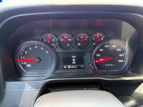 Used 2020 Chevrolet Silverado 1500 Custom w/ Custom Value Package image 15