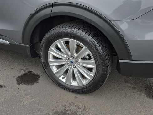 Used 2022 Ford Explorer Limited w/ Hybrid Equipment Group 310A AWD/4WD image 12