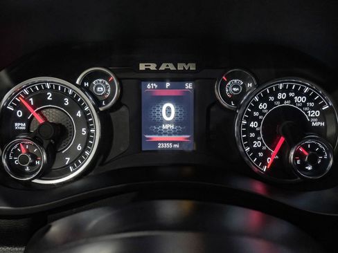 Used 2024 RAM 2500 Big Horn w/ Sport Appearance Package image 19