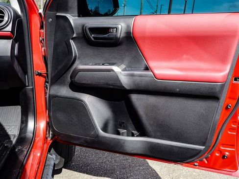 Used 2023 Toyota Tacoma SR5 w/ Technology Package image 38