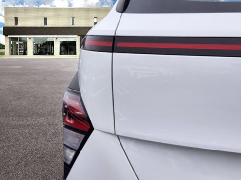 New 2026 Hyundai Kona SE image 9