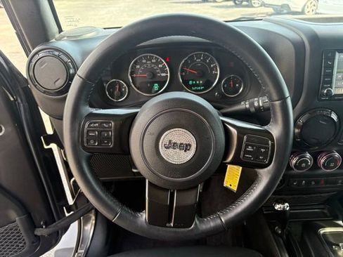 Used 2017 Jeep Wrangler Sahara image 28