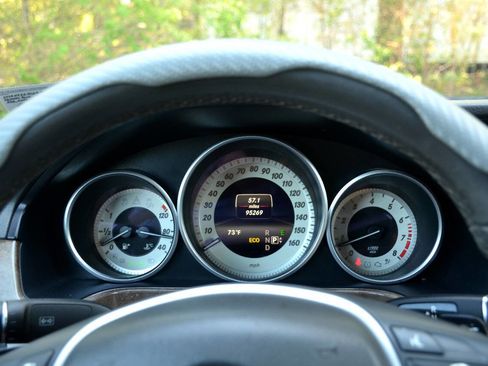 Used 2014 Mercedes-Benz E 350 Sedan image 17