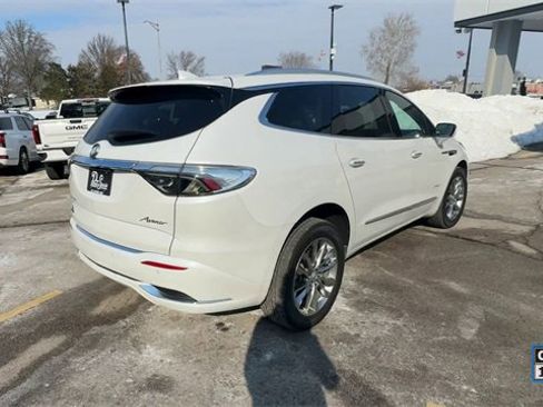 Used 2024 Buick Enclave Avenir w/ Avenir Technology Package image 10
