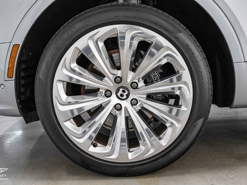 Used 2023 Bentley Bentayga AWD/4WD image 6