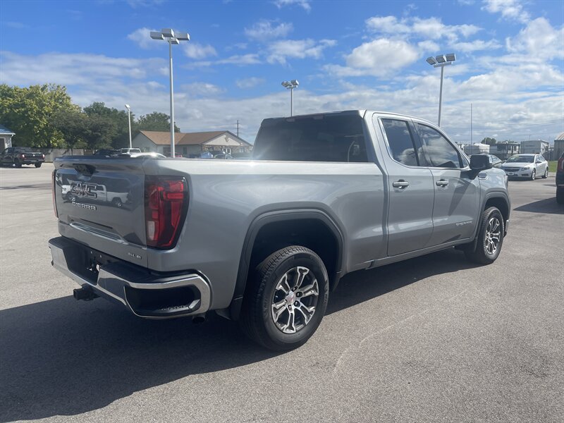 Used 2023 GMC Sierra 1500 SLE RWD image 3