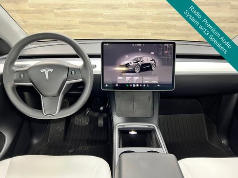 Used 2024 Tesla Model Y Long Range AWD/4WD image 2