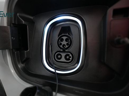 Used 2024 GMC Sierra EV Denali image 17