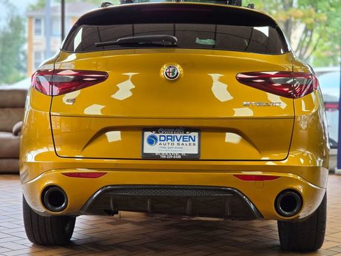 Used 2023 Alfa Romeo Stelvio Veloce AWD/4WD image 10