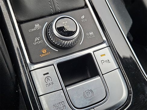 Certified 2024 Kia Telluride S image 16