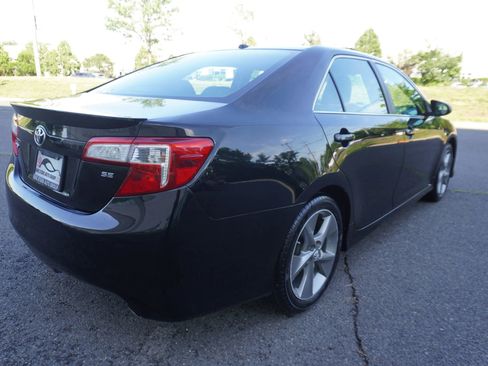Used 2012 Toyota Camry SE FWD image 7