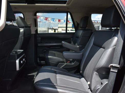 Used 2022 Ford Expedition XLT AWD/4WD image 17