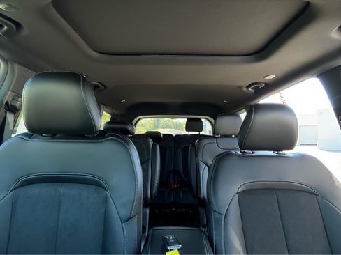 New 2025 Jeep Grand Cherokee L Altitude image 13