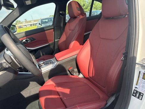 Used 2025 BMW 330i xDrive Sedan w/ Premium Package AWD/4WD image 10
