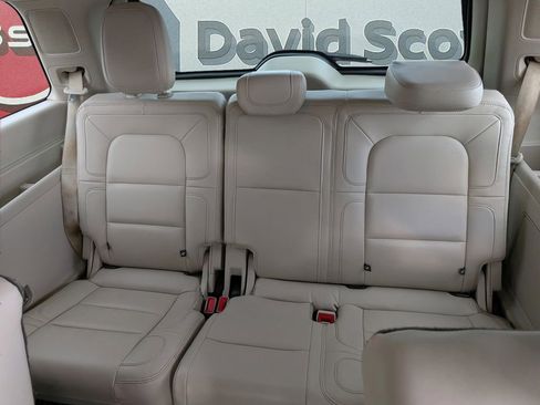 Used 2021 Lincoln Navigator Reserve w/ Luxury Package image 21