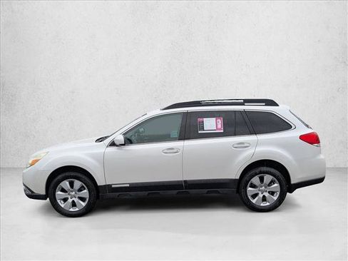 Used 2011 Subaru Outback 2.5i Limited w/ PWR Moonroof Pkg image 9
