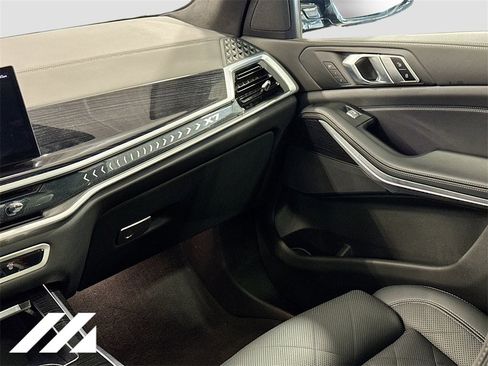 Used 2023 BMW X7 xDrive40i w/ M Sport Package image 25