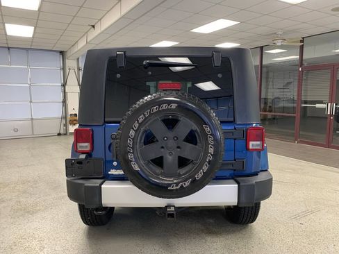 Used 2009 Jeep Wrangler Unlimited Sahara AWD/4WD image 5