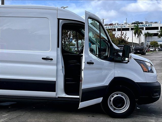 Used 2025 Ford Transit 250 148 Medium Roof RWD image 7