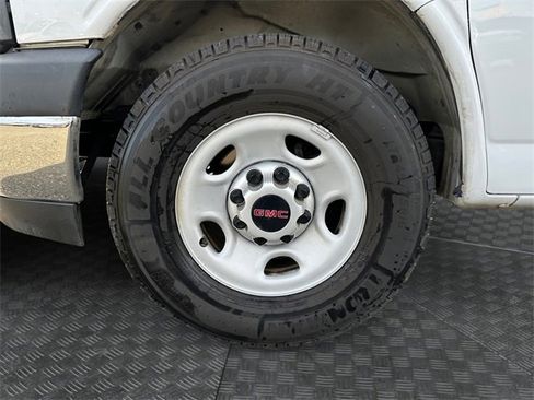 Used 2017 GMC Savana 3500 image 14