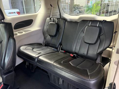 Used 2021 Chrysler Voyager Lxi FWD image 15