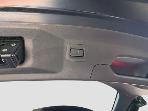 Used 2023 MAZDA CX-9 Touring image 12