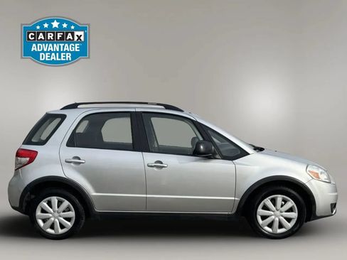 Used 2010 Suzuki SX4 Hatchback FWD image 4
