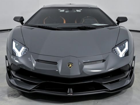Used 2019 Lamborghini Aventador SVJ image 6