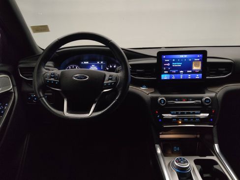Used 2020 Ford Explorer Limited image 22