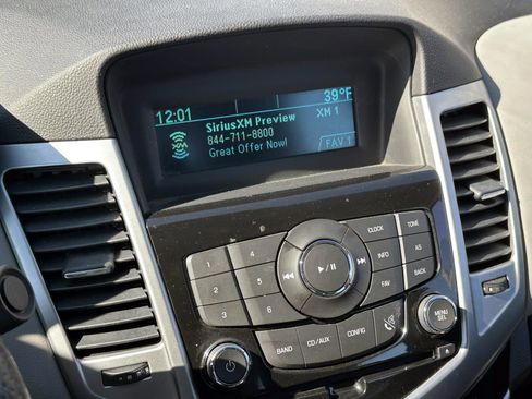 Used 2013 Chevrolet Cruze LS image 21