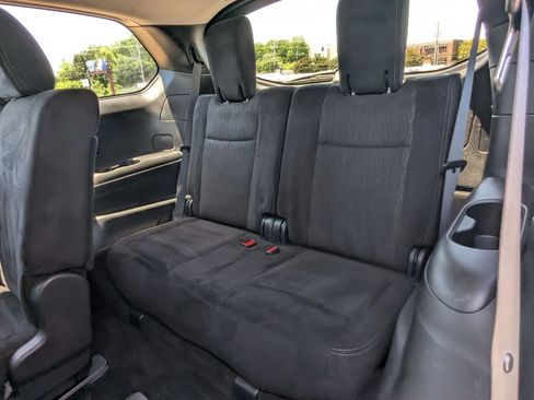Used 2015 Nissan Pathfinder S FWD image 10