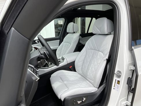 New 2026 BMW X5 sDrive40i image 11