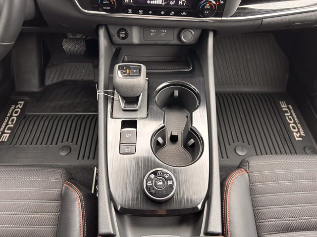 Used 2026 Nissan Rogue SV AWD/4WD image 17