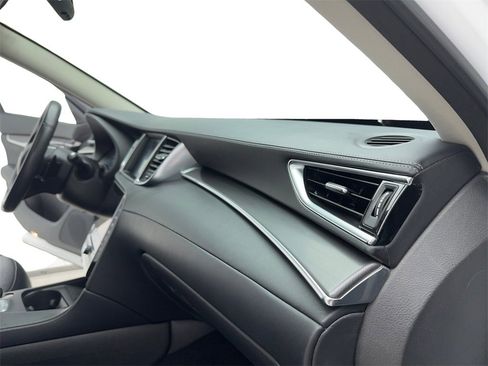 Used 2024 INFINITI QX50 Luxe image 39