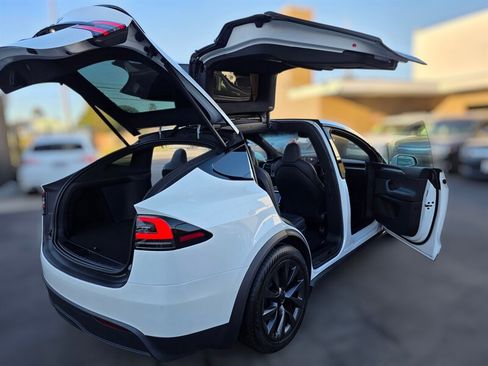 Used 2022 Tesla Model X AWD/4WD image 13