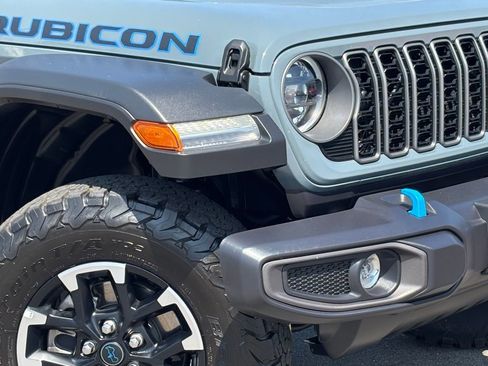 Used 2025 Jeep Wrangler Unlimited Rubicon 4xe w/ Convenience Group image 8
