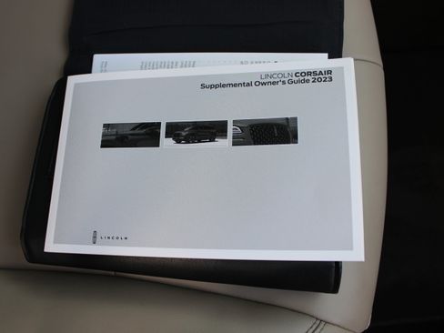 Used 2023 Lincoln Corsair Standard image 24