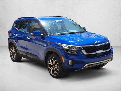 Used 2023 Kia Seltos SX w/ SX Sunroof Package AWD/4WD image 3