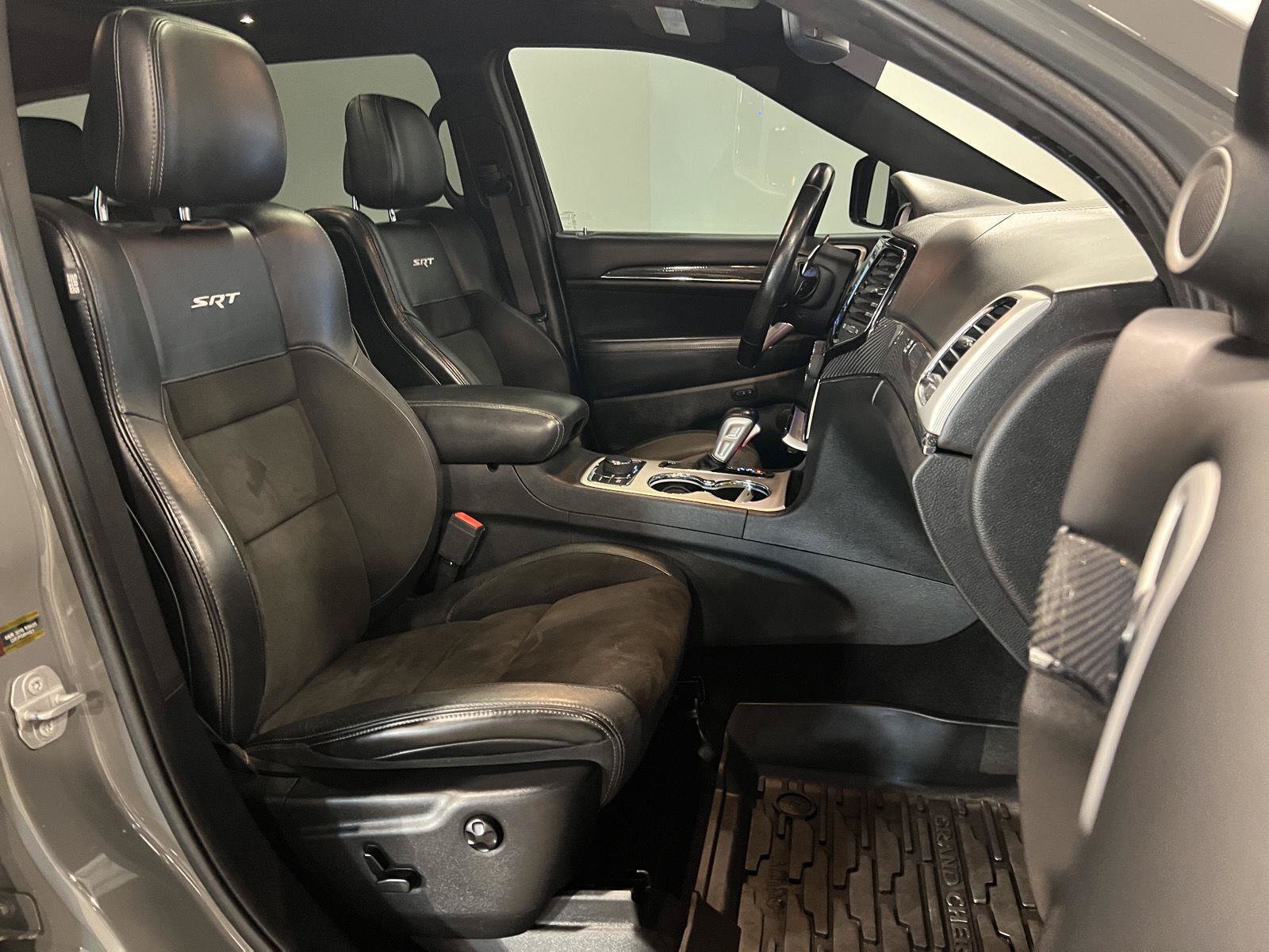 Used 2019 Jeep Grand Cherokee SRT AWD/4WD image 48